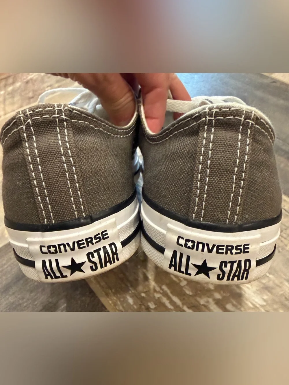 Converse Gray Canvas Low-Top Sneakers with White Accents women’s size 7 Like New